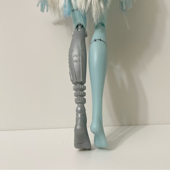 Monster High Frankie Stein Coffee Break Doll - Picture 10 of 15